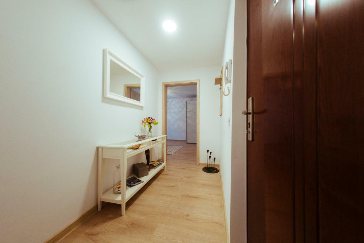 Urban Living Apartment Тімішоара Екстер'єр фото